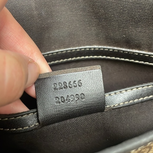 Vintage Gucci GG Supreme Monogram Small Crossbody Flap Bag serial #223666 - Picture 12 of 16
